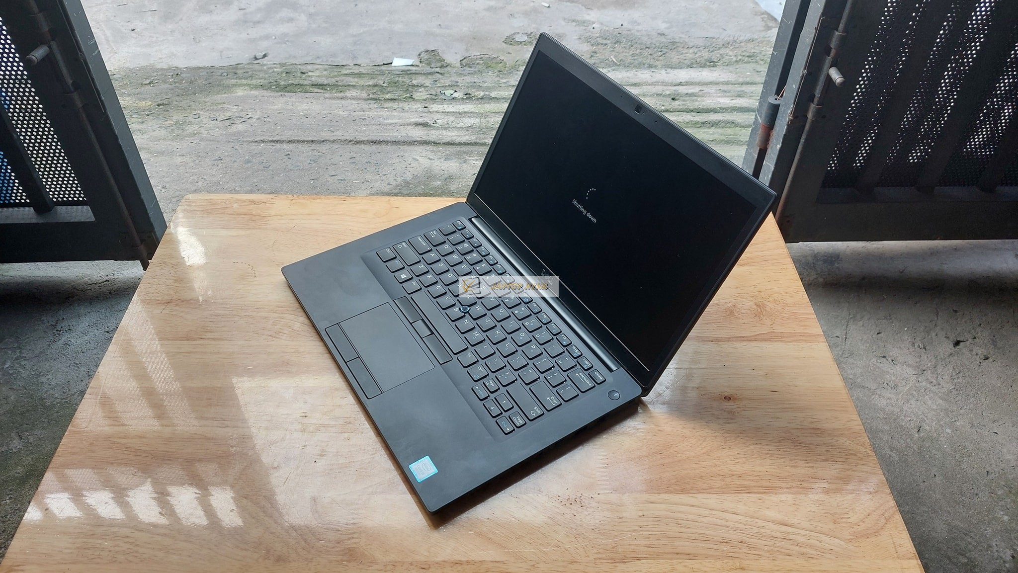 Laptop Dell Latitude 7490 i5 8250U – ram 8gb – ssd 256gb – 14 inch full hd 12