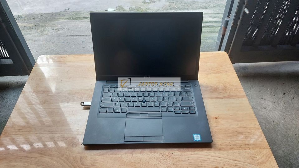 Laptop Dell Latitude 7490 i5 8250U – ram 8gb – ssd 256gb – 14 inch full hd