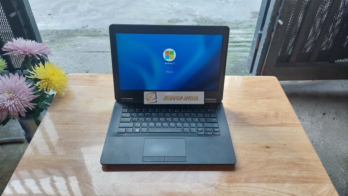 Laptop Dell latitude 7270 i7 6600u ram 8gb ssd 128gb 12.5 inch full hd 4