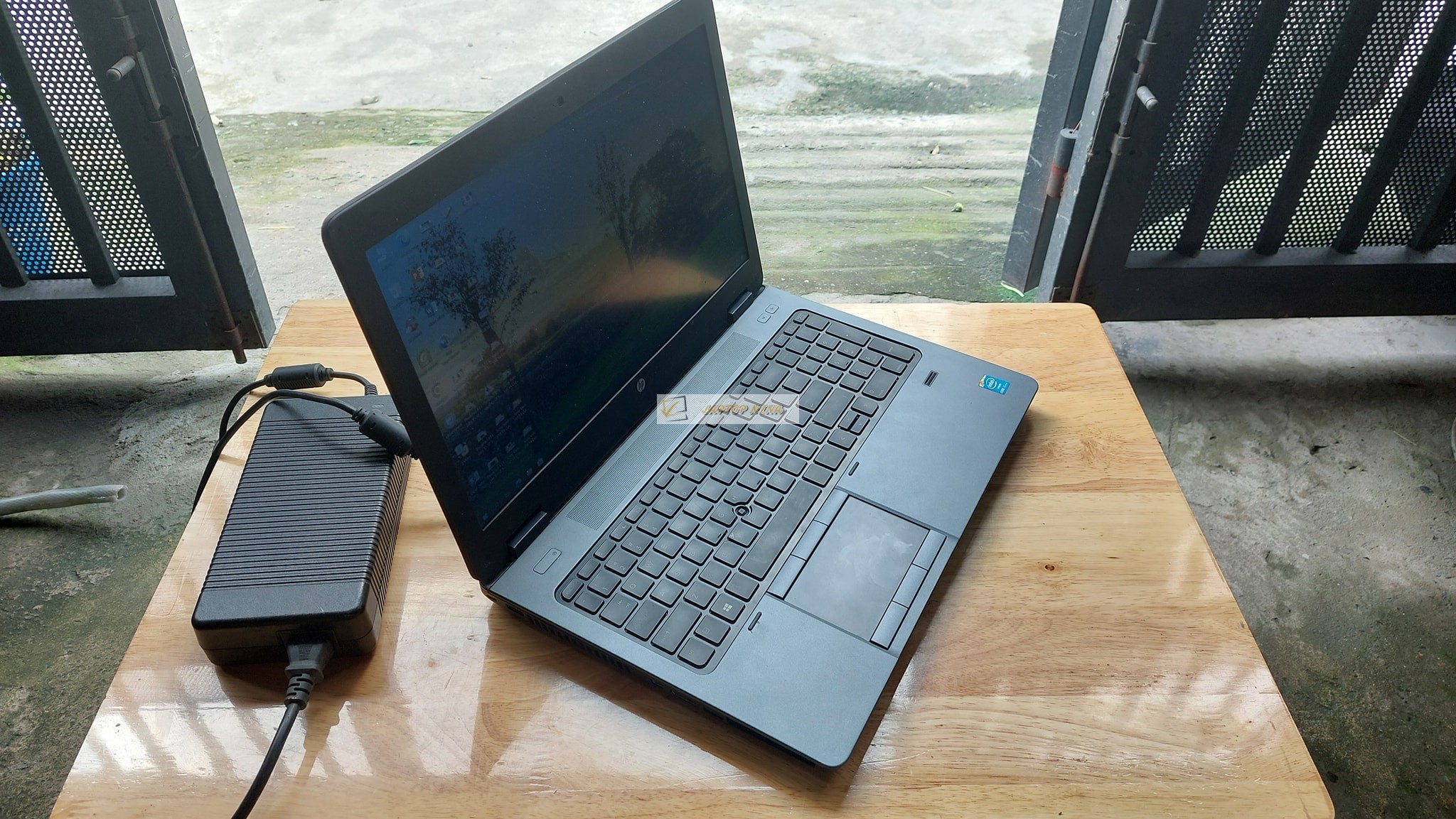 Laptop HP ZBook 15 G1 Core i7 4800QM ram 16G ssd 128gb Vga K1100 Full HD 2