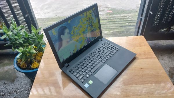 Laptop Acer E5 573G i5 5200 Ram 4Gb SSD 120Gb 7