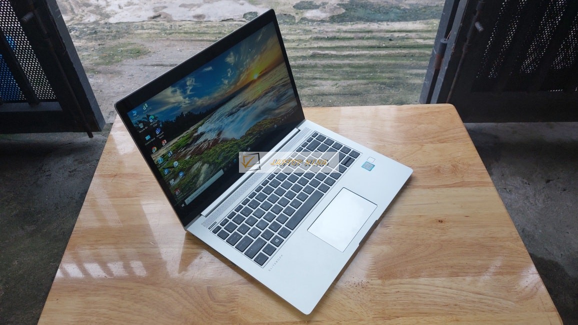 Laptop HP Elitebook 1040 G4 i7 7600 ram 8gb ssd 256 gb 1
