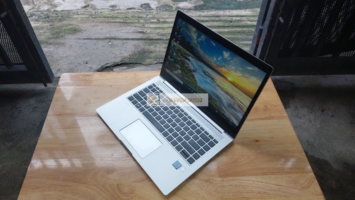 Laptop HP Elitebook 1040 G4 i7 7600 ram 8gb ssd 256 gb 2