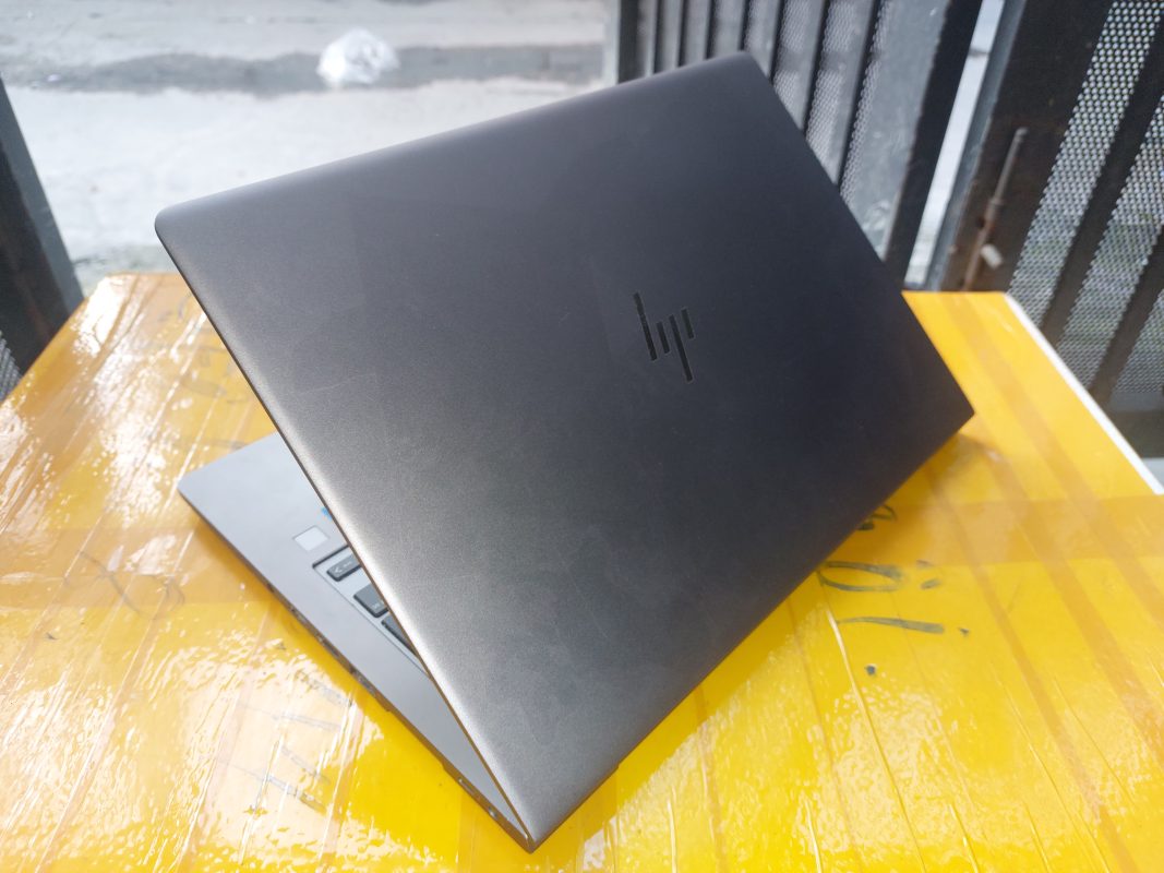 Laptop Nina